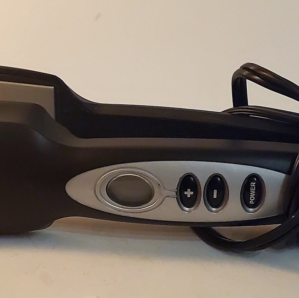 Remington wet 2 straight black straighter